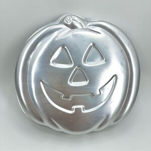 VTG Wilton Cake Pan Pumpkin Halloween 1981 Mold Jack O'Lantern 502-2928 Korea
